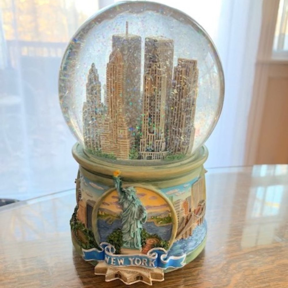 RARE New York City Musical Water Globe